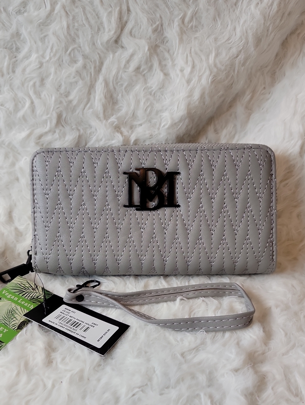 NWT Badgley Mischka Quilted Gray Wristlet w/ Separate Phone Compartment